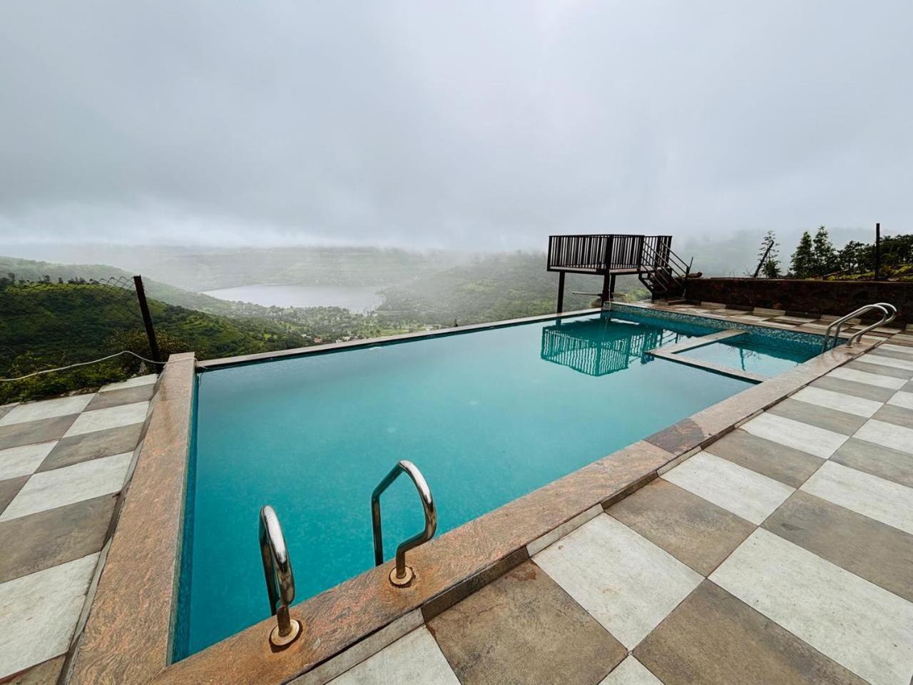Paramount 3 Ac Bedrooms Hall Garden With Lake View Панчгани Экстерьер фото