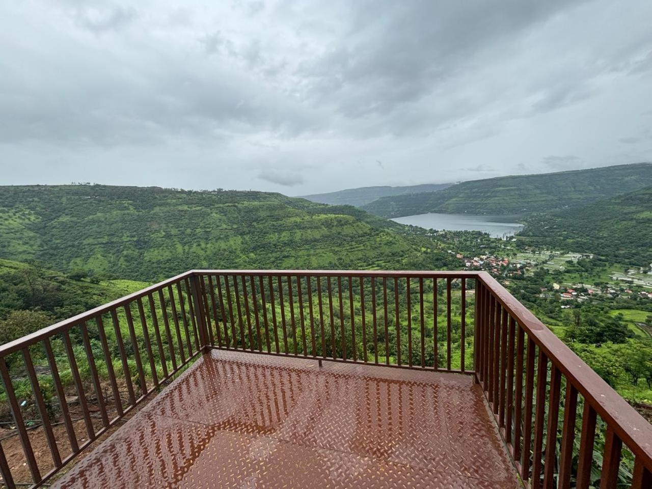 Paramount 3 Ac Bedrooms Hall Garden With Lake View Панчгани Экстерьер фото