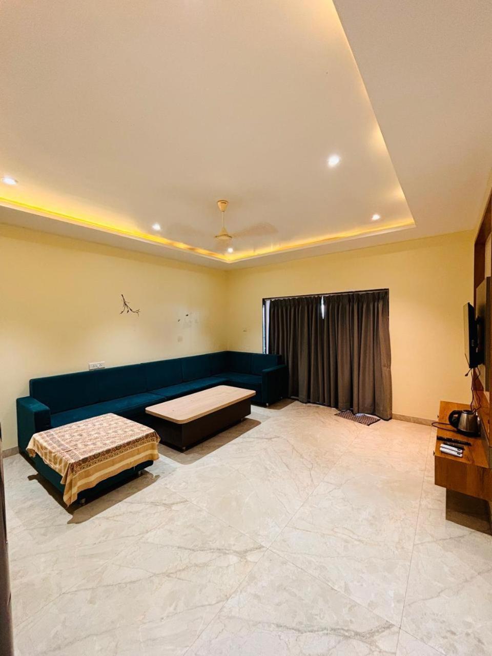 Paramount 3 Ac Bedrooms Hall Garden With Lake View Панчгани Экстерьер фото