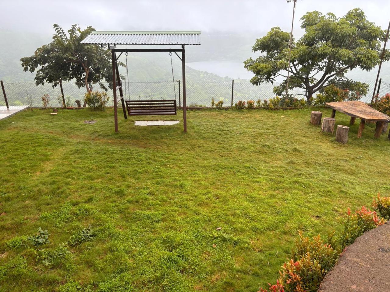 Paramount 3 Ac Bedrooms Hall Garden With Lake View Панчгани Экстерьер фото
