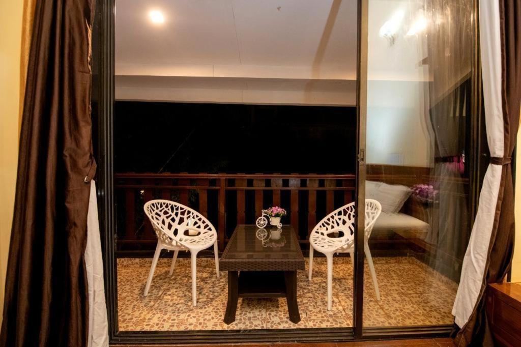 Paramount 3 Ac Bedrooms Hall Garden With Lake View Панчгани Экстерьер фото
