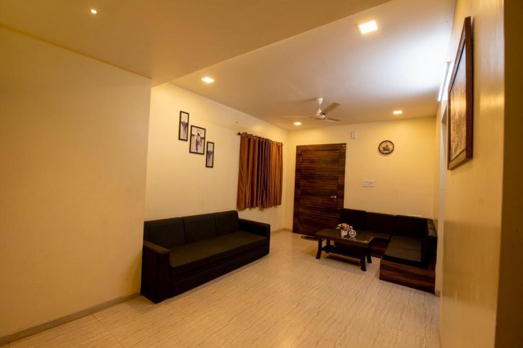 Paramount 3 Ac Bedrooms Hall Garden With Lake View Панчгани Экстерьер фото