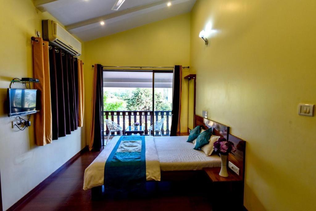 Paramount 3 Ac Bedrooms Hall Garden With Lake View Панчгани Экстерьер фото