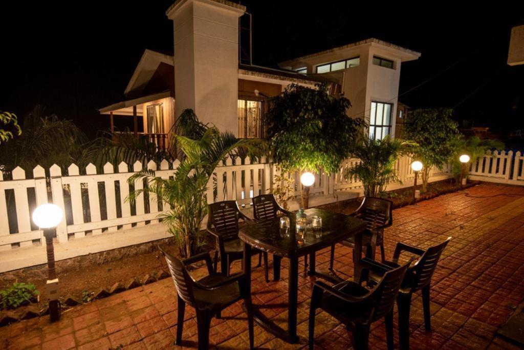 Paramount 3 Ac Bedrooms Hall Garden With Lake View Панчгани Экстерьер фото