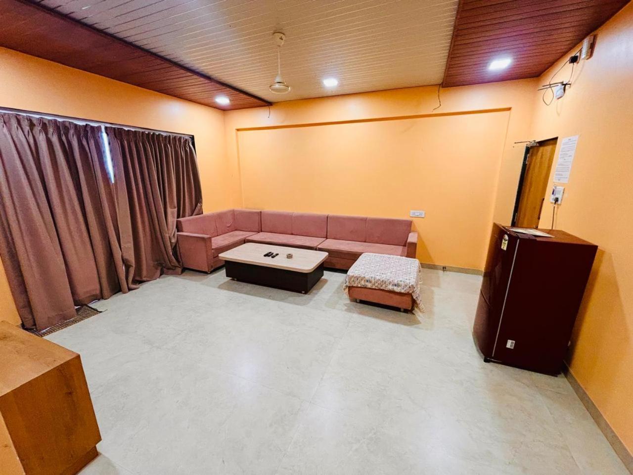 Paramount 3 Ac Bedrooms Hall Garden With Lake View Панчгани Экстерьер фото